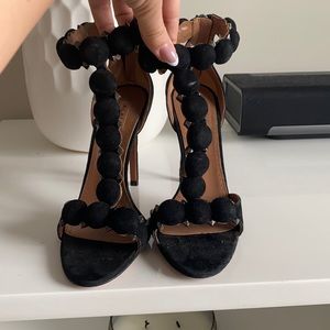 ALAÏA
Bombe Ankle-strap Suede Sandals In Noir